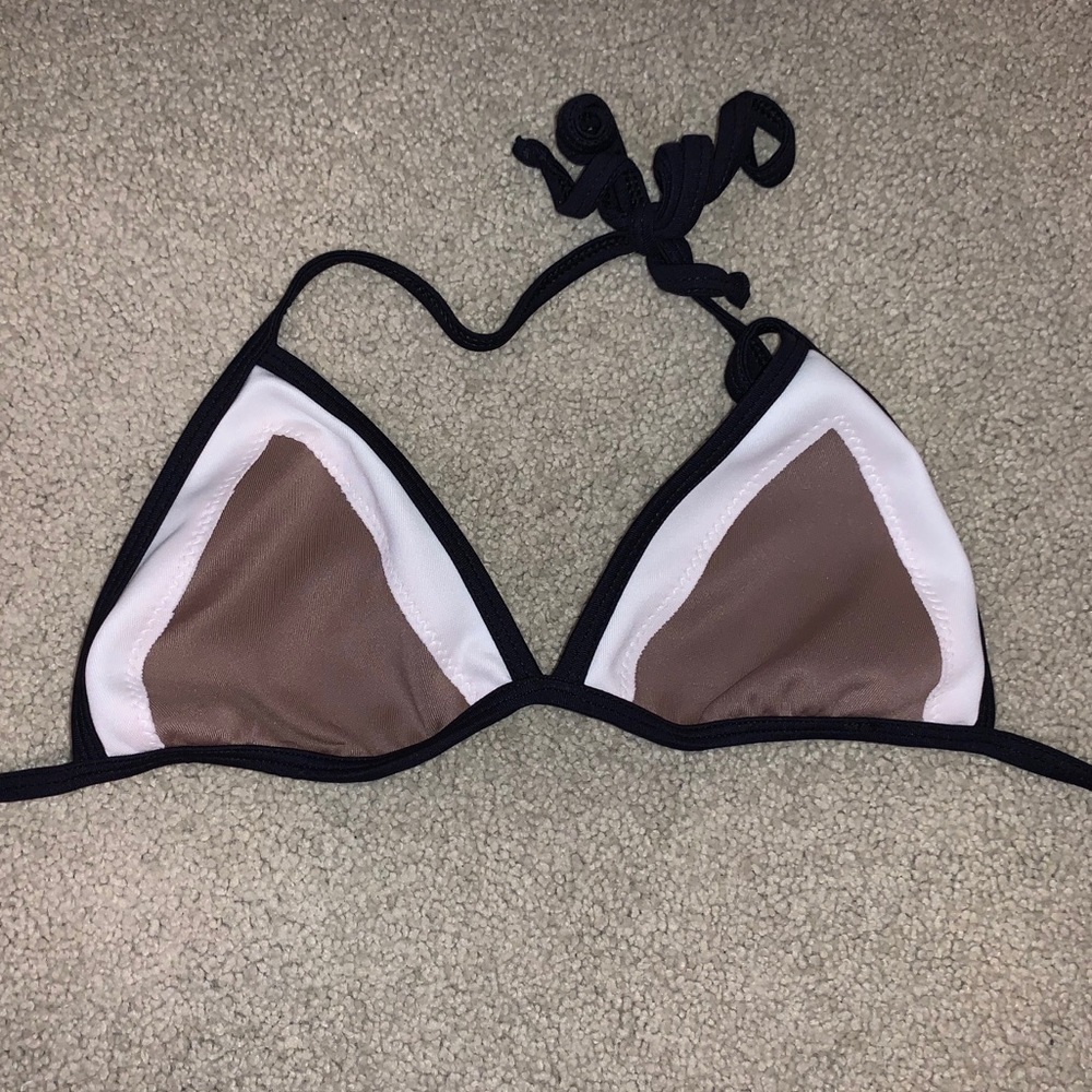 Triangle 2- toned Bathingsuit top